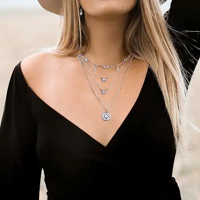 collier multi-rangs robe noire