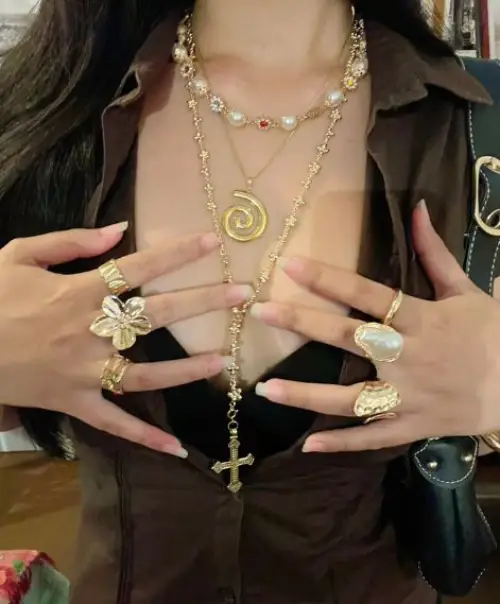 réussir layering bijoux