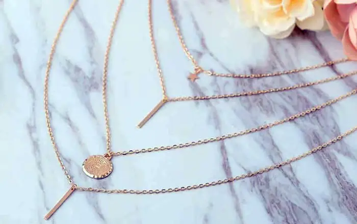 colliers superposés robe bohème